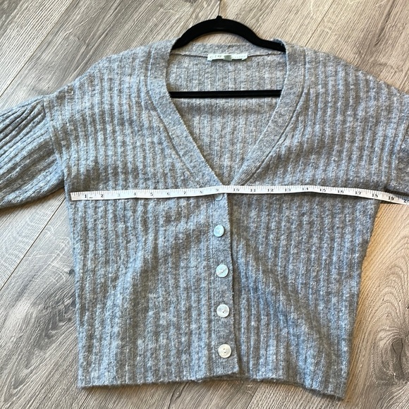 Cleo 2 Piece Fuzzy V-neck Gray Crop Sweater & Tank - Picture 4 of 9